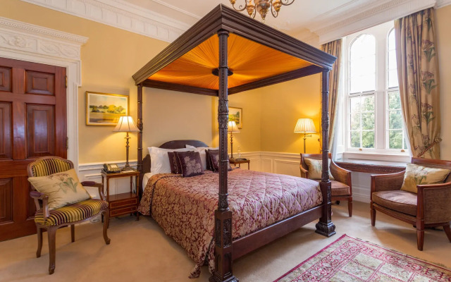 Rushton Hall Hotel & SPA