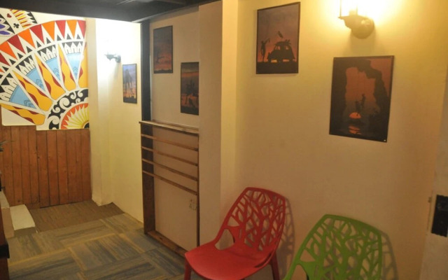 The MIDTOWN Hostel