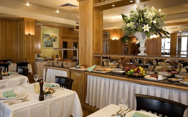 Hotel Pacific