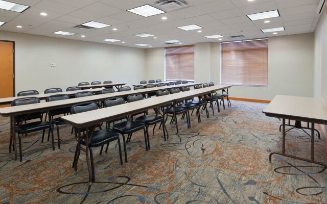 Holiday Inn Express & Suites Cedar Falls - Waterloo by IHG