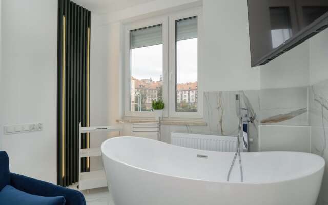Unique Studio in Wrocław by Renters