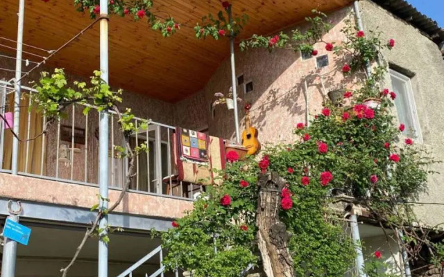 L House