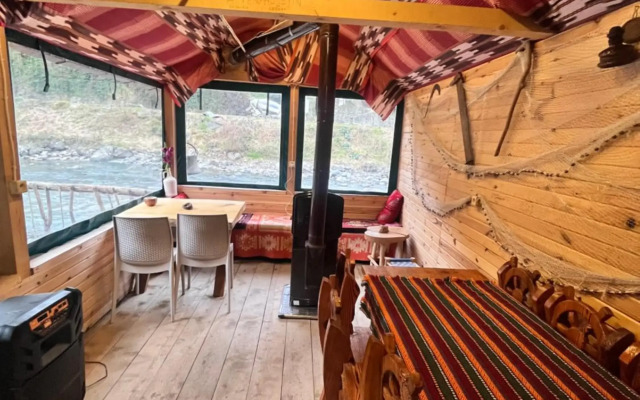 Tabiat Bungalows