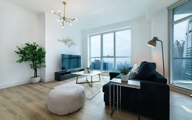 Maison Privee - High-Floor Trendy Apt w/ Marina, Palm & Ocean Vws