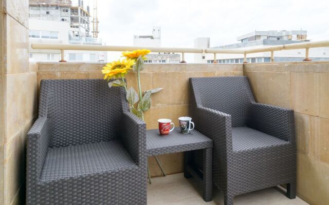 Comfort & Balcony near Beach by FeelHome