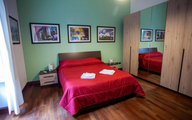 Travellers Photo Home