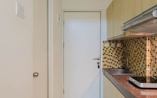 Best Price Studio Apartment at Tamansari Skylounge