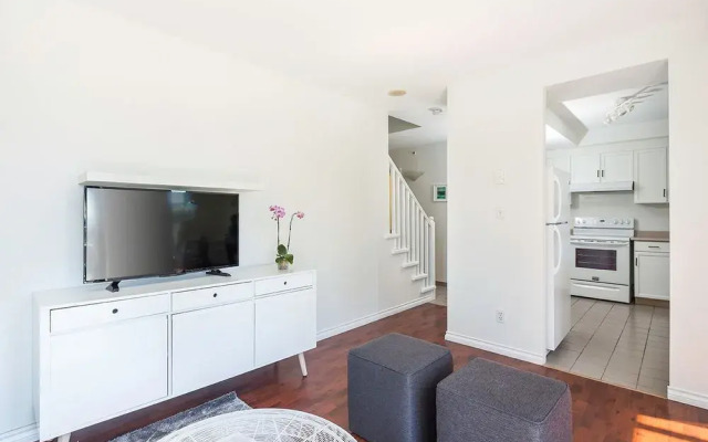 Penthouse 2BR in Yaletown by Sonder