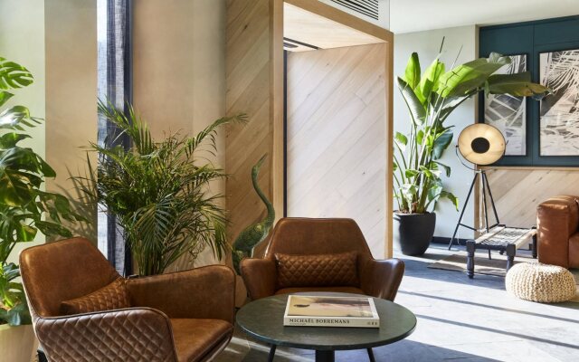 Отель Indigo Antwerp - City Centre, an IHG Hotel