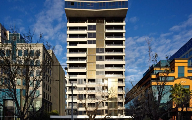 Oaks Melbourne St Kilda Road Hotel
