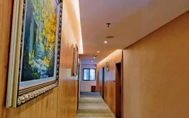 Lanshan Wangyue Homestay (Yangshuo Shili Gallery Store)