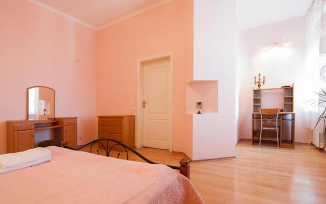 Home Hotel Apartments on Mykhailivska Square - Kiev