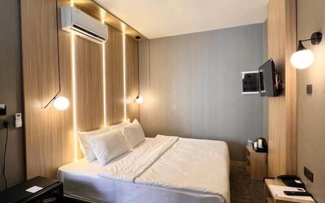 Royal Mass Airport Business Hotel