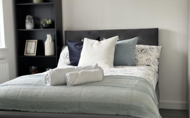 Stunning 4-bed House in Birmingham