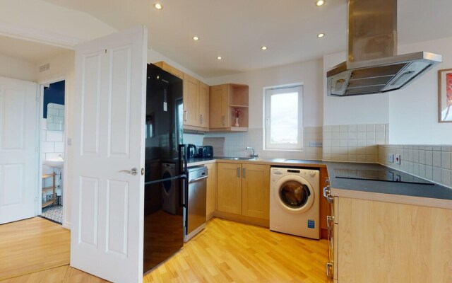 Cozy Hackney Apartment