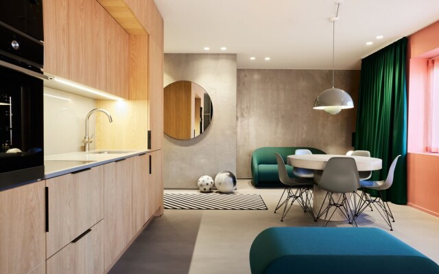 Kirk Suites