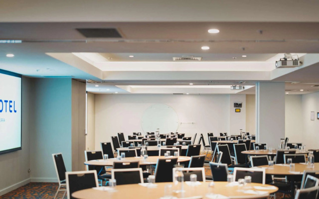 Novotel Canberra