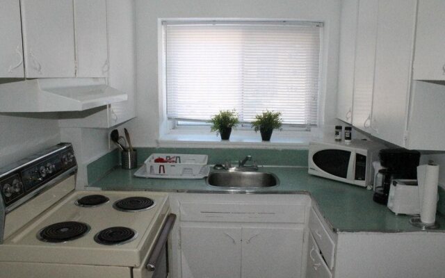 Adib Apartments - 625 Borthwick Ave, Unit 9