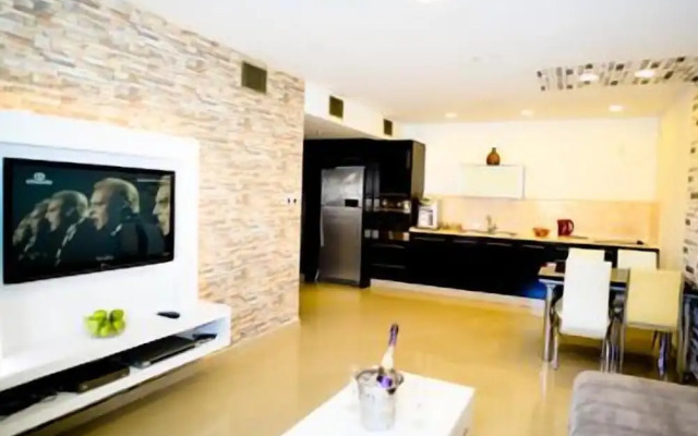 La Palmora Suites
