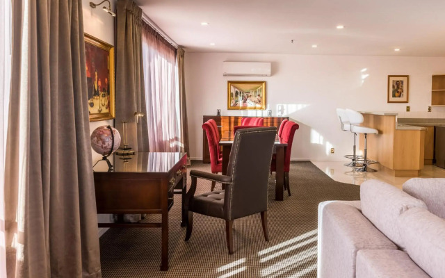 Fino Hotel and Suites