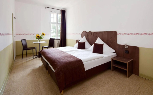 Three Little Pigs Hostel Berlin