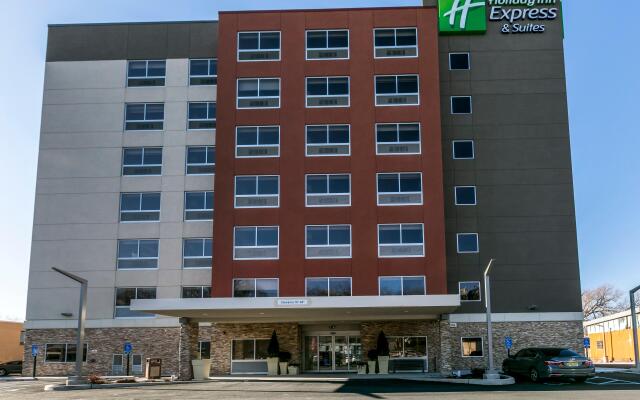 Holiday Inn Express & Suites Jersey City North - Hoboken, an IHG Hotel