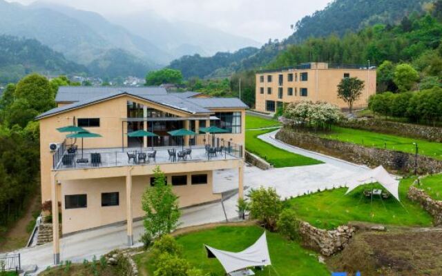 Yincaolu Zuoqin Youshu Homestay (Yuping Ancient Village Branch)