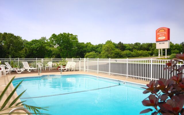 Whispering Hills Inn