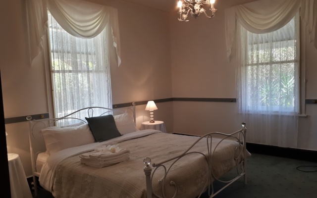 Plynlimmon -The Heritage Cottage at Kurrajong – Guest Rooms – Sydney