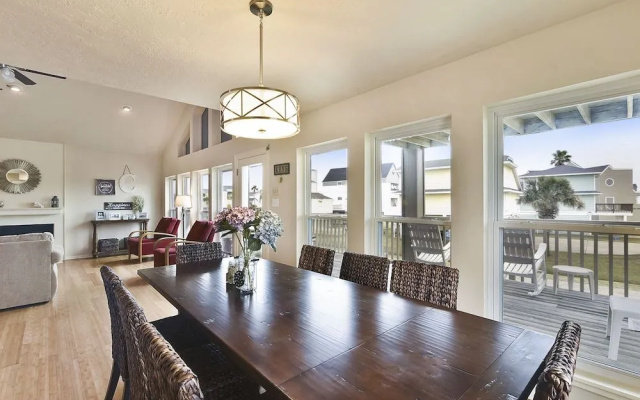All Decked Out by Ryson Vacation Rentals