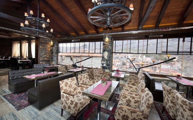 Lithos Hotel & Spa