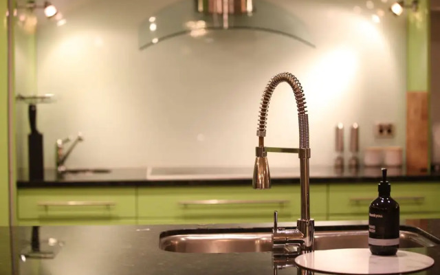 Boutique House with Endless Views