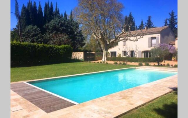 Farmhouse with private pool in the countryside of Plan d'Orgon in Provence, 8 persons LS1 365 MIGNOUN