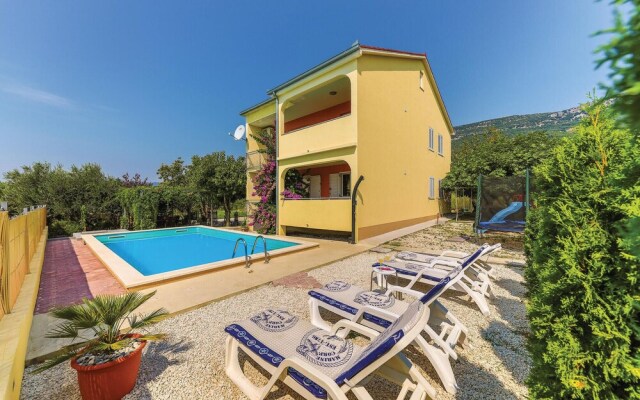 Nice Home in Kastel Luksic With Wifi and 6 Bedrooms