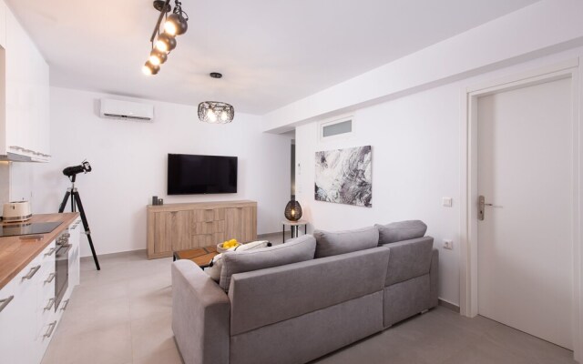 Hosting Moments Semi Basement Apartment