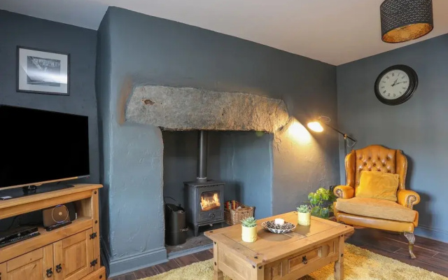 2 Ivy House