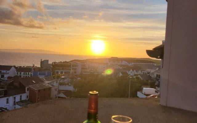 Portrush Penthouse Stunning Harbour & Atlantic Views