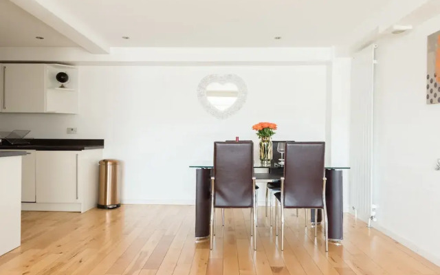 Platinum Apartment next to London Bridge 9995