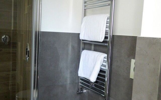 Eighty Four Luxury Rooms