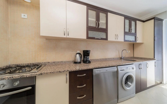 Riverside Flat Close to Beach