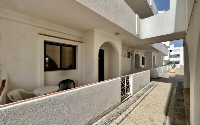 Albufeira Central 3 With Pool by Homing