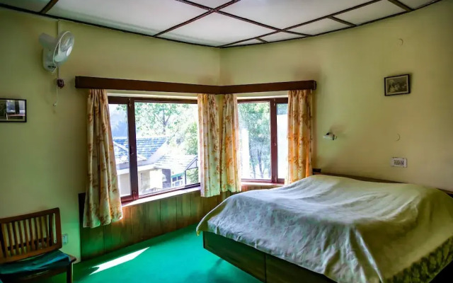 Udechee Huts Hotel