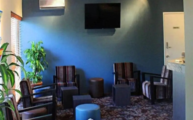 Airport Admiralty Motel
