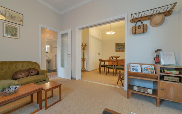 Vintage-style Garden Apartment