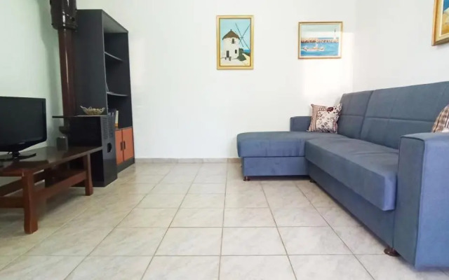 Maris full apartment with roof garden access