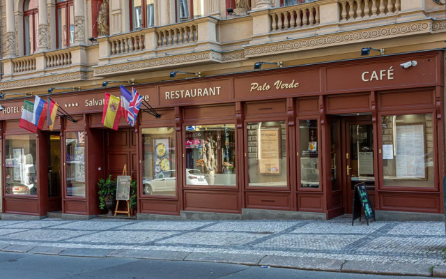 Salvator Boutique Hotel