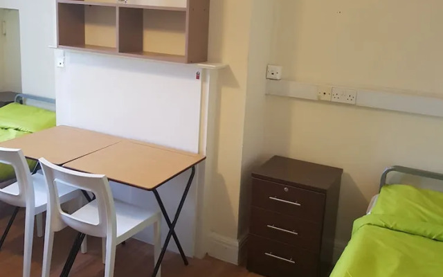 Holland House - Hostel