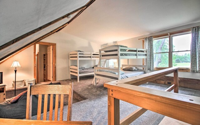 Renovated Farmhouse < 1 Mile to Okemo Mountain!