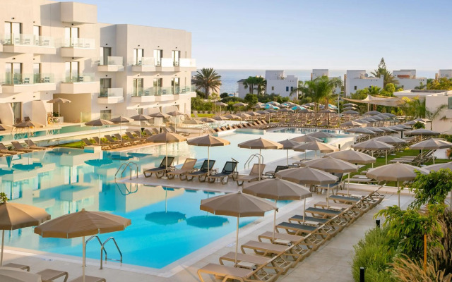Atlantica Aqua Blue Hotel