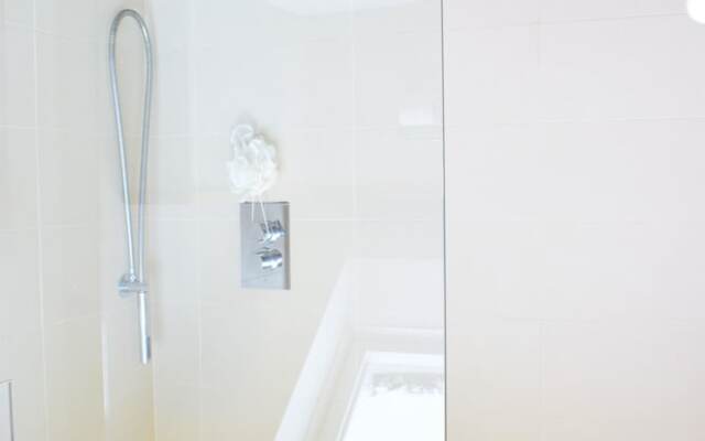 3 Bedroom House in Putney